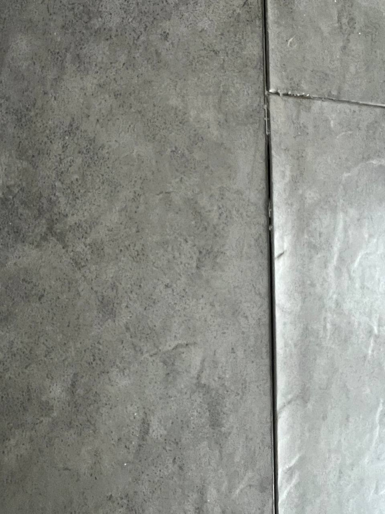 Разрушение замков SPC из-за влаги в основании