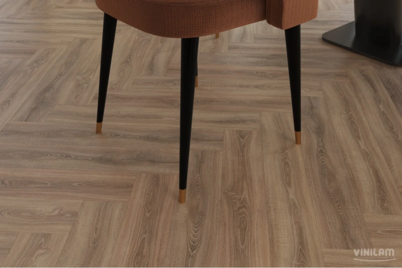 Виниловая плитка Vinilam Parquet Herringbone IS11355 Монпелье 