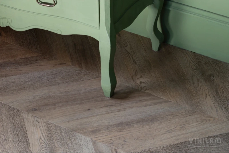Виниловая плитка Vinilam Parquet Chevron Glue RI153616CL4 Шампань 