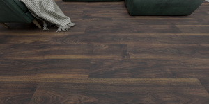 Виниловая плитка Moduleo Roots 55 English Walnut 20896 в гостиной